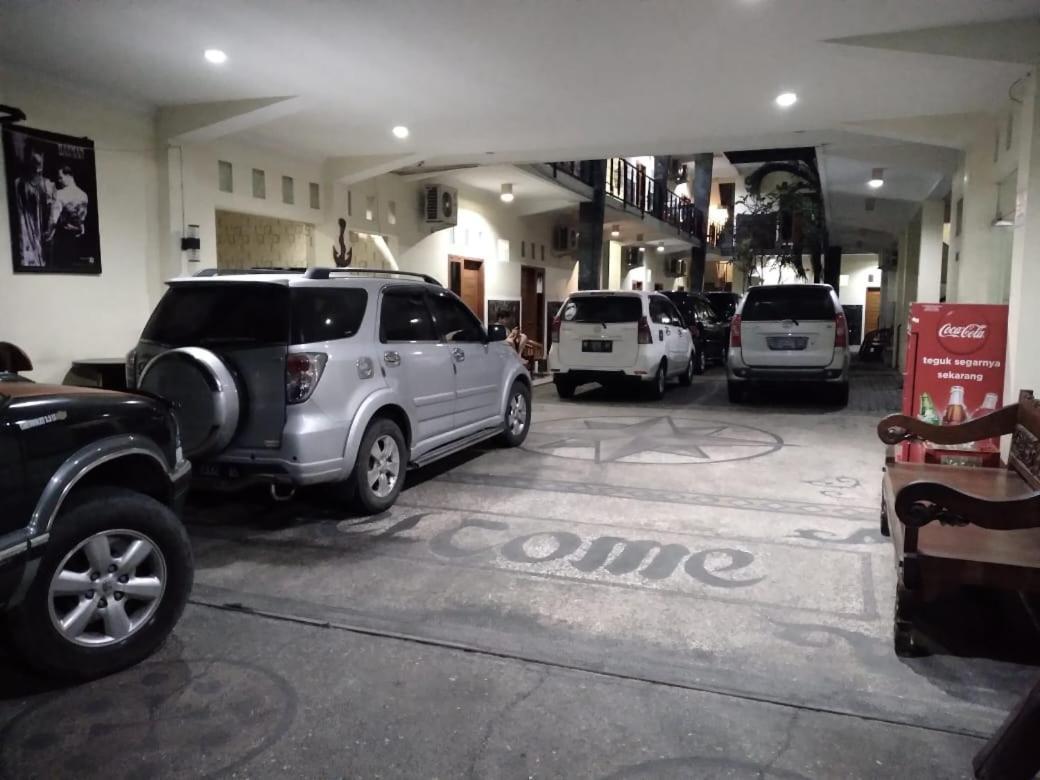 Alora Diponegoro Hotel Probolinggo Extérieur photo
